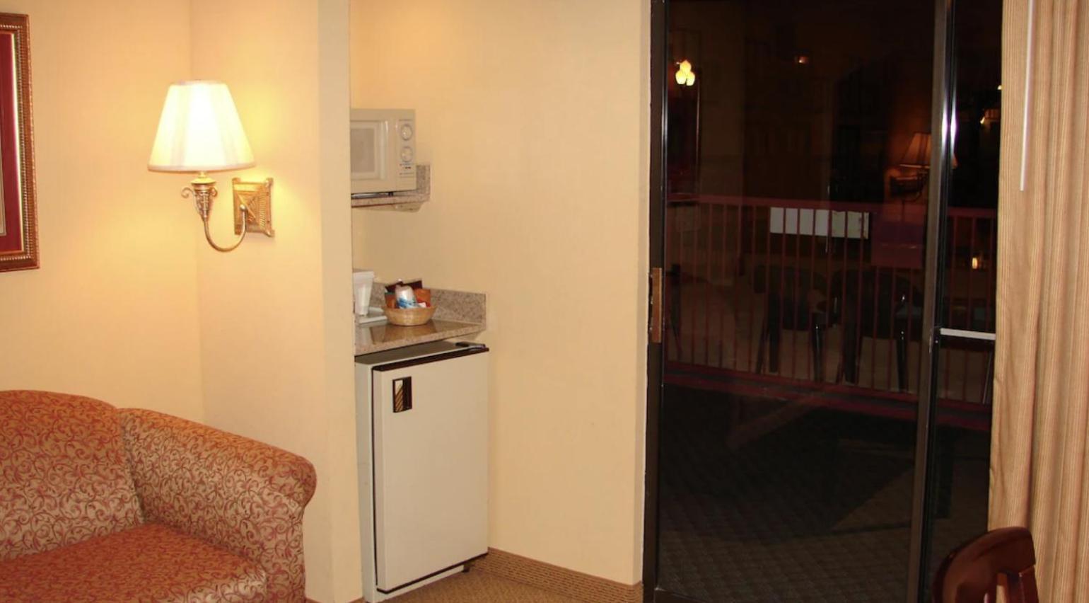 Regency Inn & Suites Алтъс Екстериор снимка
