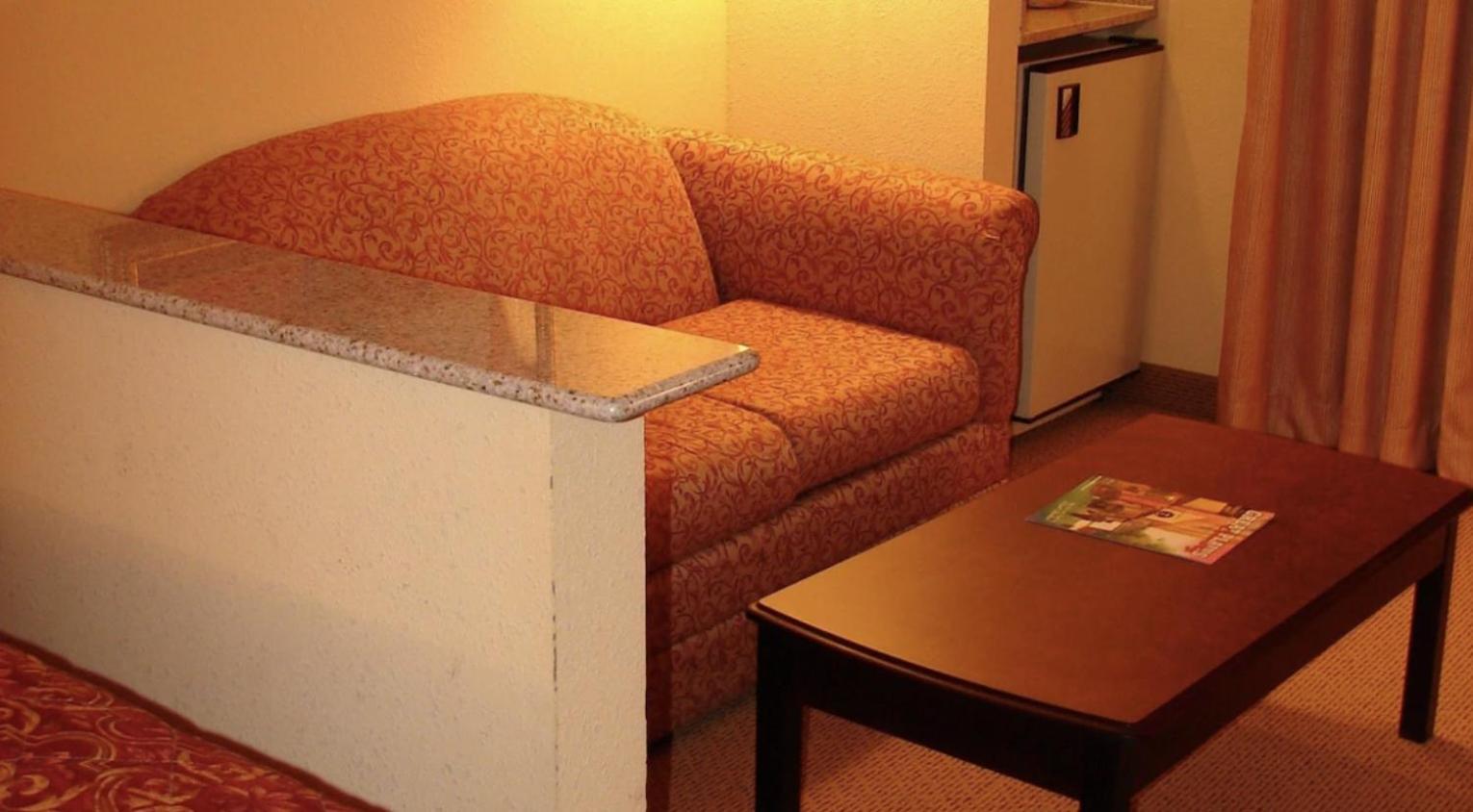 Regency Inn & Suites Алтъс Екстериор снимка