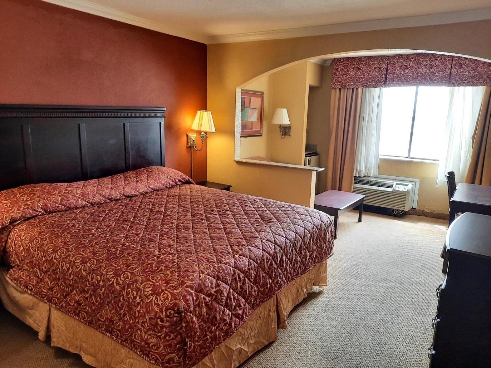Regency Inn & Suites Алтъс Екстериор снимка