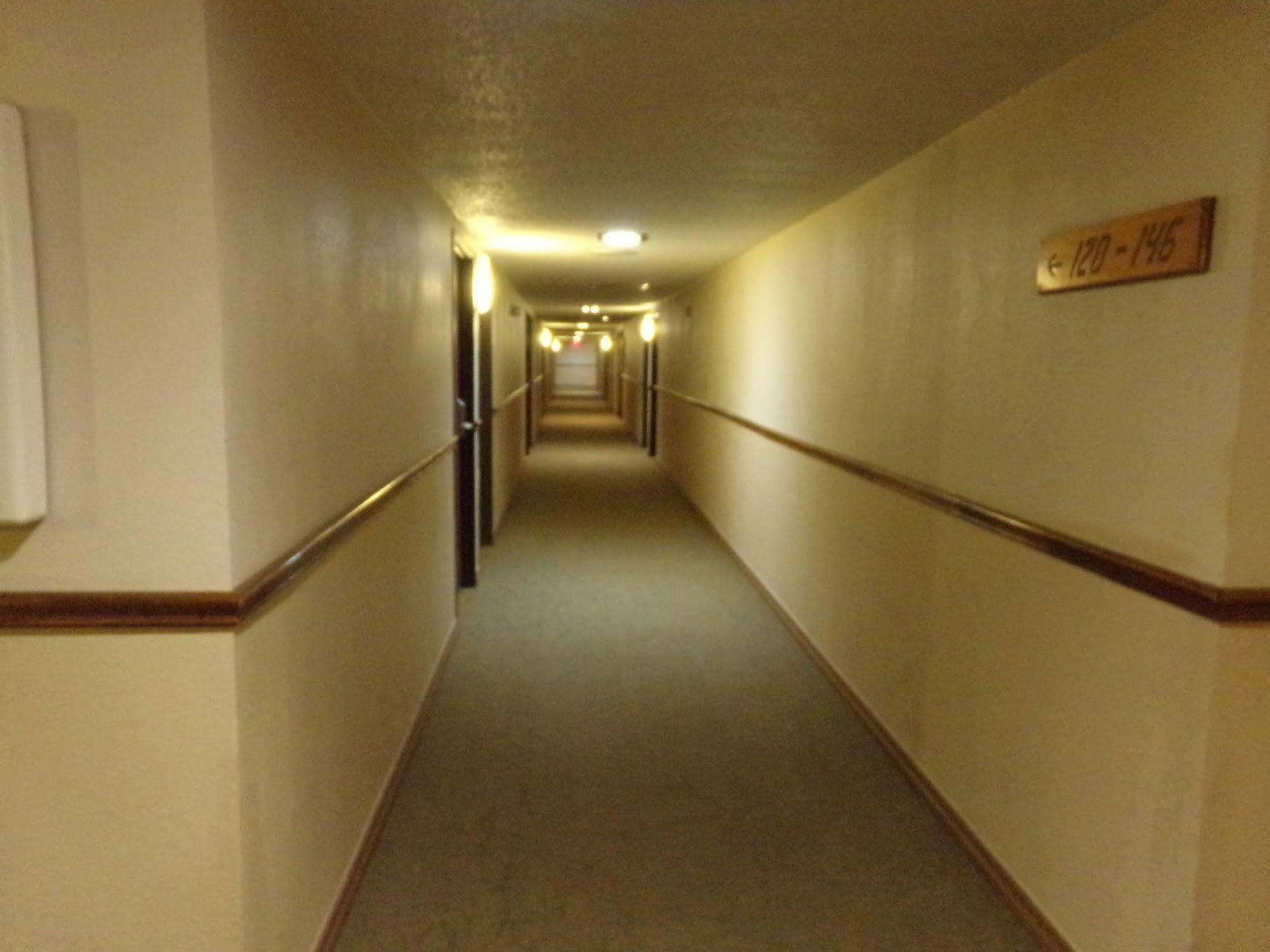 Regency Inn & Suites Алтъс Екстериор снимка